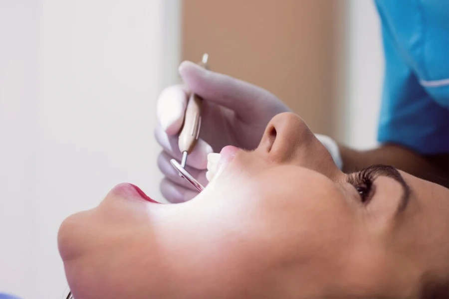 La importancia de las limpiezas dentales profesionales